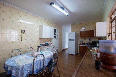 Casa para alugar com 400m², 3 quartos e 2 vagasCozinha 