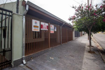 Casa para alugar com 400m², 3 quartos e 2 vagasFachada 