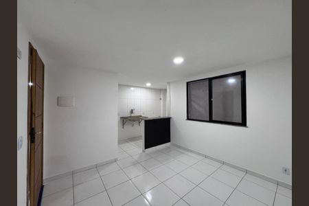 Sala de apartamento para alugar com 1 quarto, 55m² em Recreio dos Bandeirantes, Rio de Janeiro