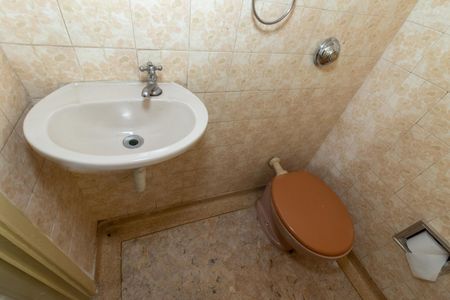 Casa à venda com 170m², 3 quartos e 3 vagas Casa à venda com 170m², 3 quartos e 3 vagasLavabo