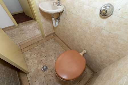 Casa à venda com 170m², 3 quartos e 3 vagas Casa à venda com 170m², 3 quartos e 3 vagasLavabo