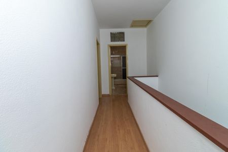 Casa à venda com 170m², 3 quartos e 3 vagas Casa à venda com 170m², 3 quartos e 3 vagasCorredor