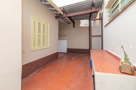 Casa à venda com 170m², 3 quartos e 3 vagas Casa à venda com 170m², 3 quartos e 3 vagasQuintal