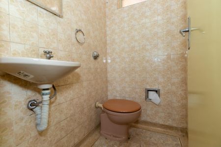 Casa à venda com 170m², 3 quartos e 3 vagas Casa à venda com 170m², 3 quartos e 3 vagasLavabo