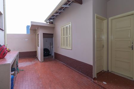 Casa à venda com 170m², 3 quartos e 3 vagas Casa à venda com 170m², 3 quartos e 3 vagasQuintal