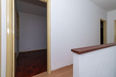 Casa à venda com 170m², 3 quartos e 3 vagas Casa à venda com 170m², 3 quartos e 3 vagasCorredor