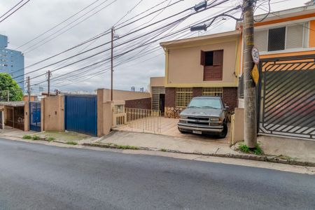 Casa à venda com 170m², 3 quartos e 3 vagas Casa à venda com 170m², 3 quartos e 3 vagasFachada