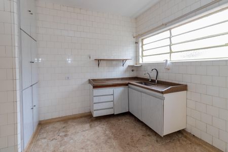 Casa à venda com 170m², 3 quartos e 3 vagas Casa à venda com 170m², 3 quartos e 3 vagasCozinha
