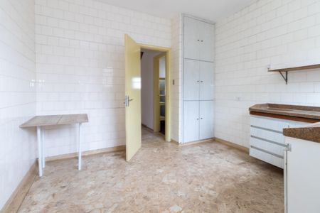 Casa à venda com 170m², 3 quartos e 3 vagas Casa à venda com 170m², 3 quartos e 3 vagasCozinha