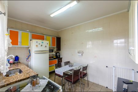 Casa à venda com 65m², 2 quartos e 2 vagas Casa à venda com 65m², 2 quartos e 2 vagasCozinha