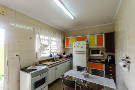 Casa à venda com 65m², 2 quartos e 2 vagas Casa à venda com 65m², 2 quartos e 2 vagasCozinha