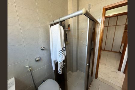 Apartamento à venda com 74m², 2 quartos e 1 vagaBanheiro