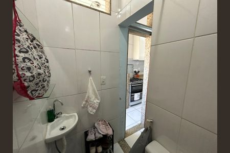 Apartamento à venda com 74m², 2 quartos e 1 vagaBanheiro de serviço