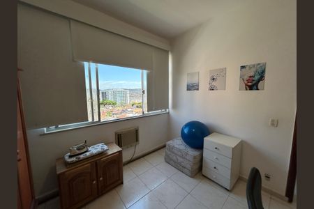 Apartamento à venda com 74m², 2 quartos e 1 vagaQuarto 2