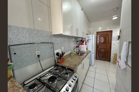Apartamento à venda com 74m², 2 quartos e 1 vagaCozinha