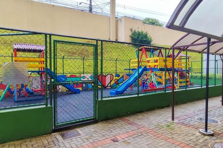 Apartamento para alugar com 48m², 2 quartos e 1 vaga Apartamento para alugar com 48m², 2 quartos e 1 vagaÁrea comum - Playground