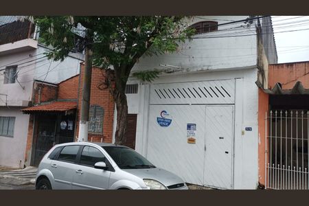 Casa à venda com 150m², 1 quarto e 2 vagas Casa à venda com 150m², 1 quarto e 2 vagasFachada