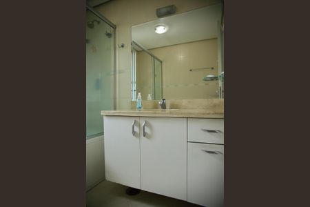 Apartamento à venda com 135m², 3 quartos e 3 vagasBanheiro  Suíte 2   