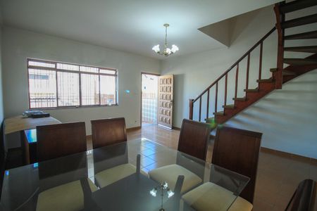 Casa à venda com 3 quartos, 300m² em Vila Prudente, São Paulo