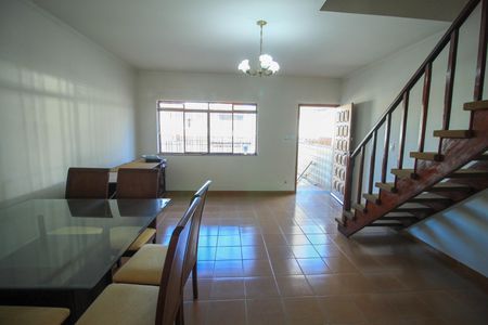 Casa à venda com 3 quartos, 300m² em Vila Prudente, São Paulo