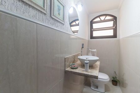 Lavabo de casa para alugar com 3 quartos, 190m² em Jardim Armenia, Mogi das Cruzes