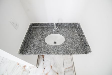 Apartamento para alugar com 34m², 2 quartos e sem vagaBanheiro