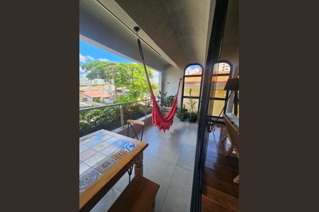 Apartamento à venda com 330m², 4 quartos e 4 vagas Apartamento à venda com 330m², 4 quartos e 4 vagasVaranda