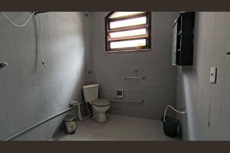 Casa para alugar com 1200m², 6 quartos e 8 vagas Casa para alugar com 1200m², 6 quartos e 8 vagasBanheiro Social 1