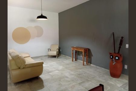 Casa para alugar com 1200m², 6 quartos e 8 vagas Casa para alugar com 1200m², 6 quartos e 8 vagasSala