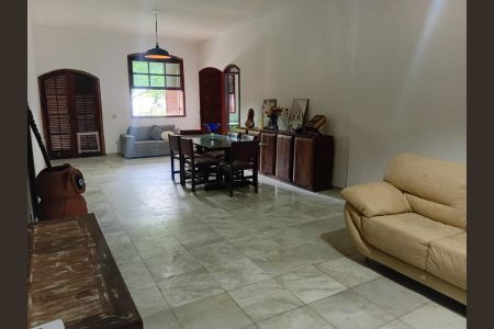 Casa para alugar com 1200m², 6 quartos e 8 vagas Casa para alugar com 1200m², 6 quartos e 8 vagasSala