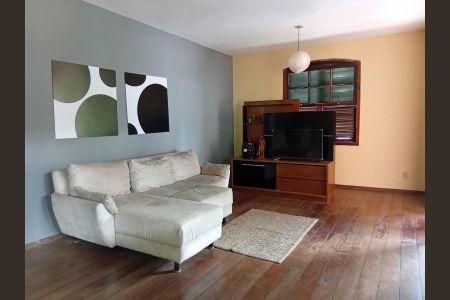 Casa para alugar com 1200m², 6 quartos e 8 vagas Casa para alugar com 1200m², 6 quartos e 8 vagasSala