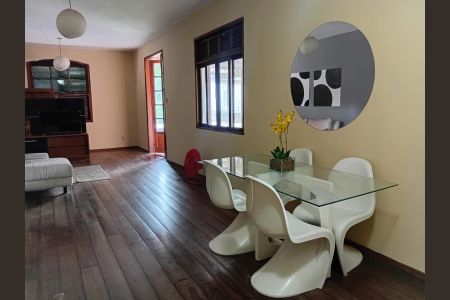 Casa para alugar com 1200m², 6 quartos e 8 vagas Casa para alugar com 1200m², 6 quartos e 8 vagasSala