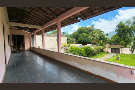 Casa para alugar com 1200m², 6 quartos e 8 vagas Casa para alugar com 1200m², 6 quartos e 8 vagasVaranda