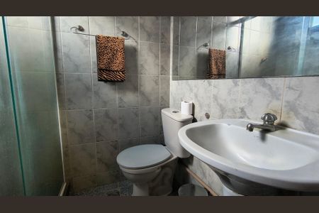 Casa para alugar com 1200m², 6 quartos e 8 vagas Casa para alugar com 1200m², 6 quartos e 8 vagasBanheiro Social 2