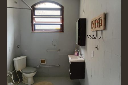 Casa para alugar com 1200m², 6 quartos e 8 vagas Casa para alugar com 1200m², 6 quartos e 8 vagasBanheiro