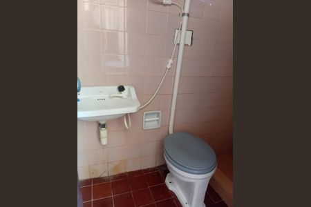 Casa para alugar com 1200m², 6 quartos e 8 vagas Casa para alugar com 1200m², 6 quartos e 8 vagasBanheiro