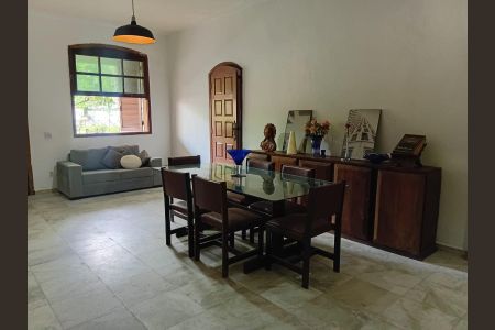 Casa para alugar com 1200m², 6 quartos e 8 vagas Casa para alugar com 1200m², 6 quartos e 8 vagasSala