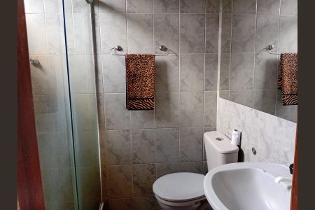 Casa para alugar com 1200m², 6 quartos e 8 vagas Casa para alugar com 1200m², 6 quartos e 8 vagasBanheiro