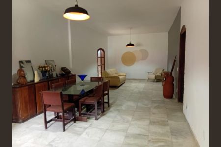 Casa para alugar com 1200m², 6 quartos e 8 vagas Casa para alugar com 1200m², 6 quartos e 8 vagasSala