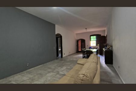 Casa para alugar com 1200m², 6 quartos e 8 vagas Casa para alugar com 1200m², 6 quartos e 8 vagasSala