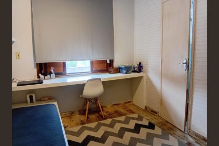 Casa para alugar com 1200m², 6 quartos e 8 vagas Casa para alugar com 1200m², 6 quartos e 8 vagasQuarto