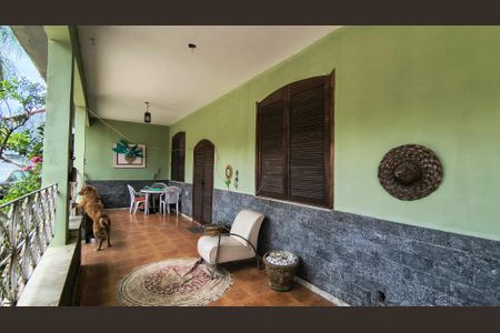 Casa para alugar com 1200m², 6 quartos e 8 vagas Casa para alugar com 1200m², 6 quartos e 8 vagasVaranda