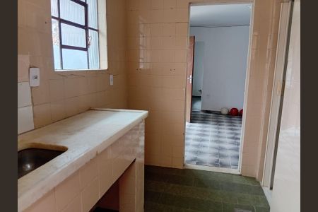Casa para alugar com 1200m², 6 quartos e 8 vagas Casa para alugar com 1200m², 6 quartos e 8 vagasCozinha parte de cima