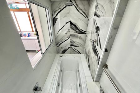 Apartamento à venda com 108m², 2 quartos e 2 vagasBanheiro da Suíte