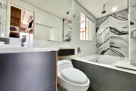 Apartamento à venda com 108m², 2 quartos e 2 vagasBanheiro da Suíte