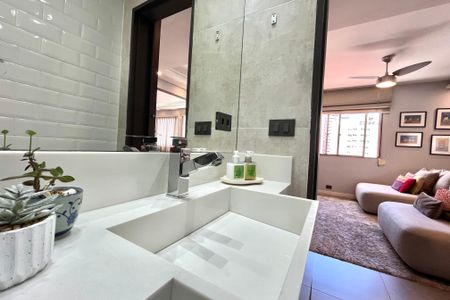 Apartamento à venda com 108m², 2 quartos e 2 vagasBanheiro Social