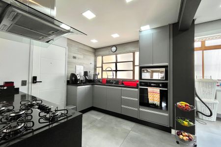 Apartamento à venda com 108m², 2 quartos e 2 vagasCozinha