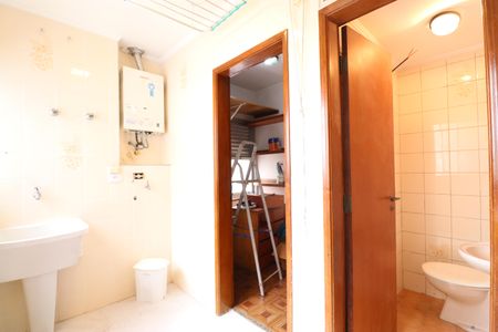 Apartamento à venda com 97m², 3 quartos e 2 vagasÁrea Banheiro e Quarto de Serviço