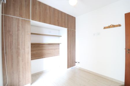 Apartamento à venda com 97m², 3 quartos e 2 vagasQuarto 2