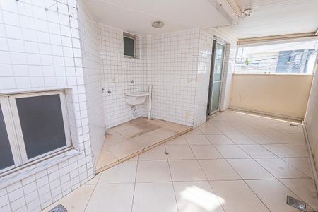 Apartamento à venda com 119m², 3 quartos e 2 vagasarea privativa e de serviço